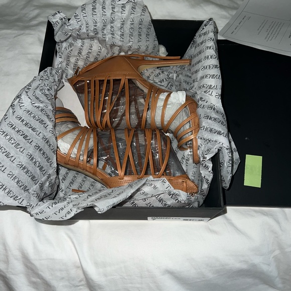 Brand New In Box. Shoemint “Marcel” Lace Up Heels. Size 7 - Picture 3 of 6